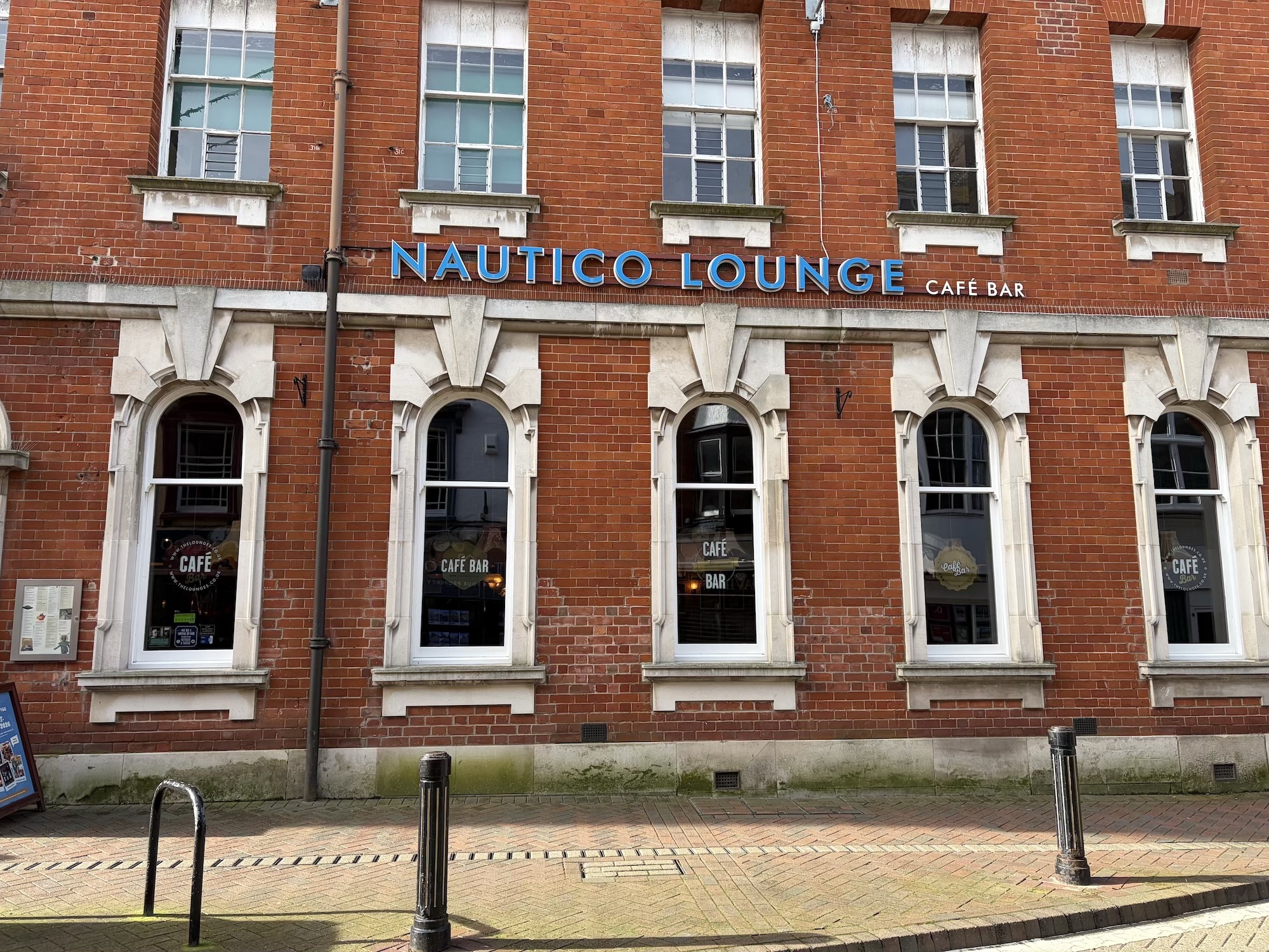 Nautico Lounge
