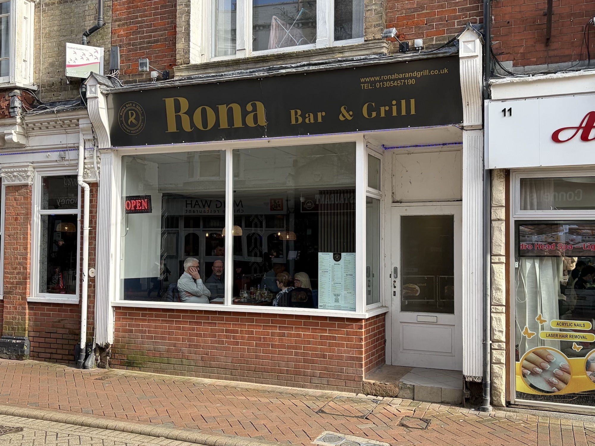 Rona Bar & Grill