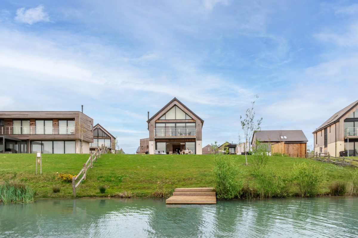 Luxury waterfront holiday cottage with private jetty and lakeside garden in Dorset